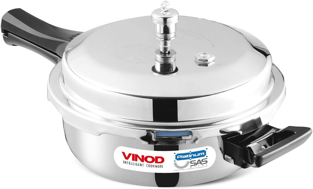 Triply Stainless Steel Pressure Cooker 68 oz D738077