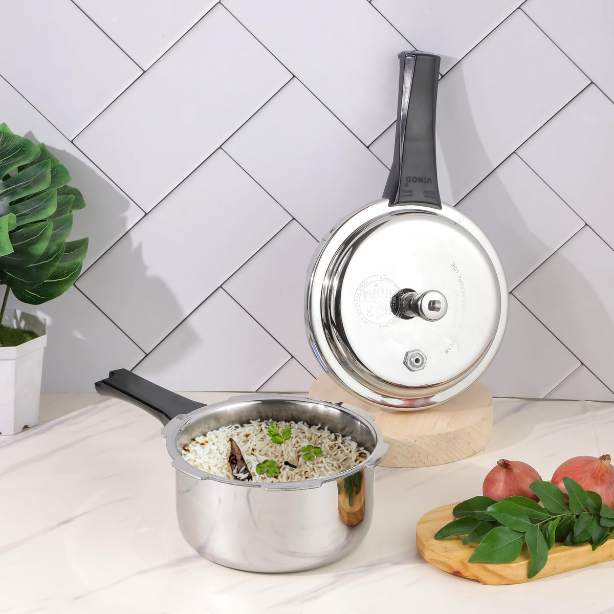 Triply Stainless Steel Pressure Cooker 68 oz D738077